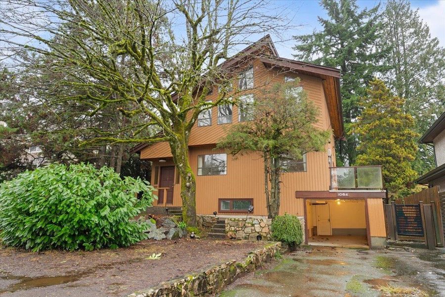 1064 Ruthina Avenue, North Vancouver